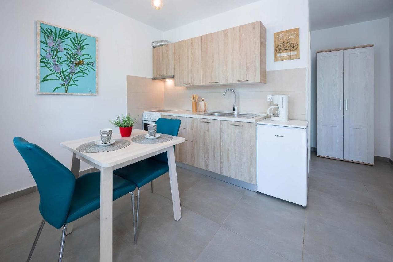 Apartments Pimpinella プレマントゥーラ エクステリア 写真